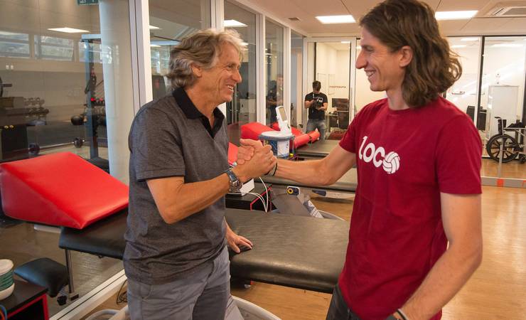 Seis anos de Filipe Luís: como a contratação do lateral em 2019 colocou Jorge Jesus no caminho do Flamengo