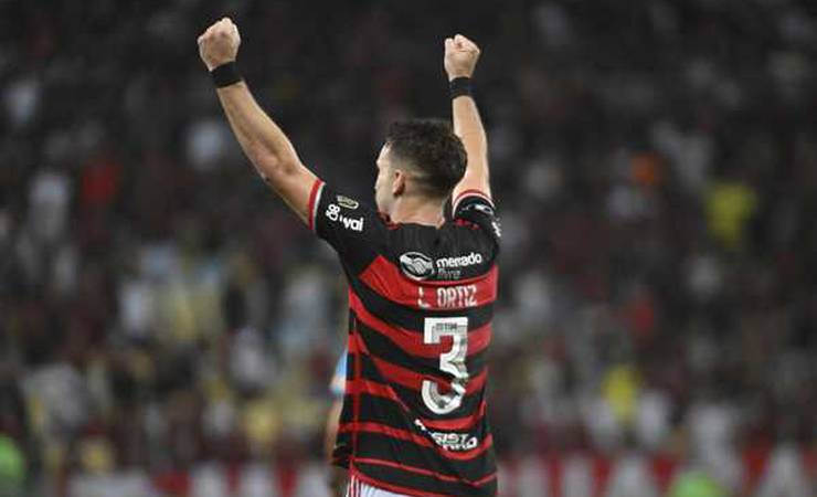 Ortiz celebra estreia no Flamengo e comemora gol: "O jogo estava ficando perigoso"
