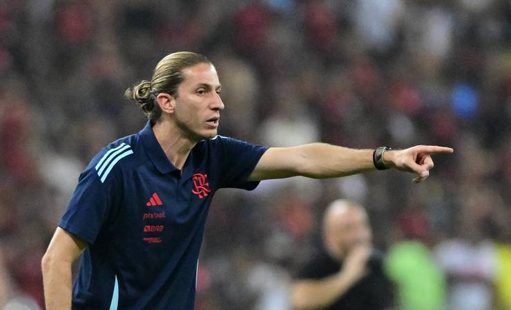 Expert da lateral esquerda, Filipe Luís exalta Varela improvisado no Flamengo: "Espetáculo, nota 10!"