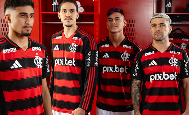 Flamengo lança uniforme principal para a temporada 2025; veja fotos