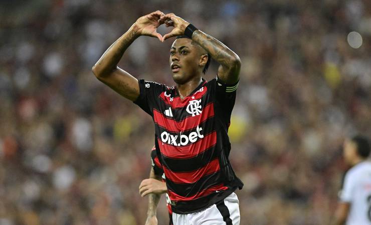 Bruno Henrique, do Flamengo, iguala Gabigol em gols marcados em clássicos cariocas; veja números