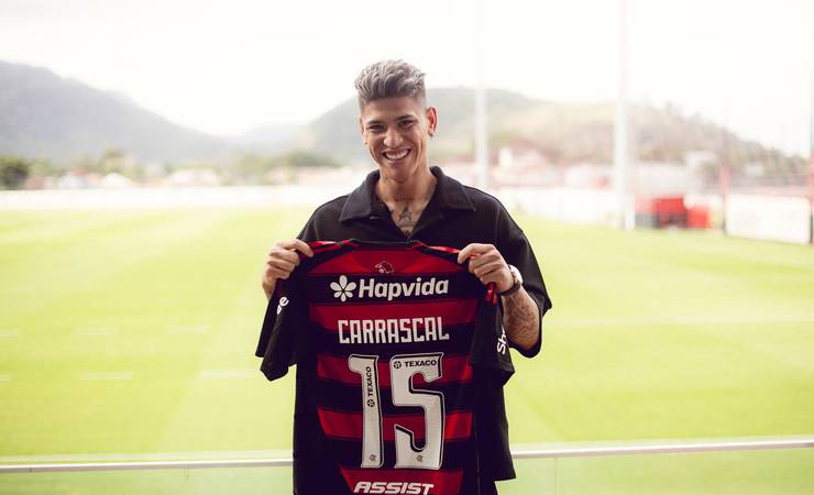 Flamengo anuncia a contratação de Carrascal