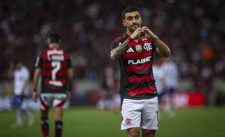Flamengo mostra melhor versão em último jogo antes do Mundial e se despede com direito a banho de bola