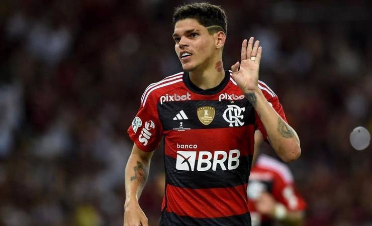 Flamengo: Ayrton Lucas sente incômodo na coxa esquerda e será reavaliado no CT do Ninho do Urubu