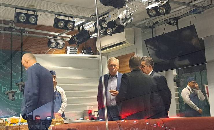 Ancelotti assiste Flamengo x Internacional no Maracanã e analisa jogadores para convocação