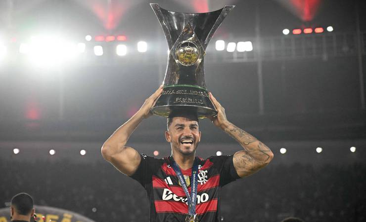 Danilo brilha e leva Flamengo a títulos da Libertadores e Brasileirão em quatro dias