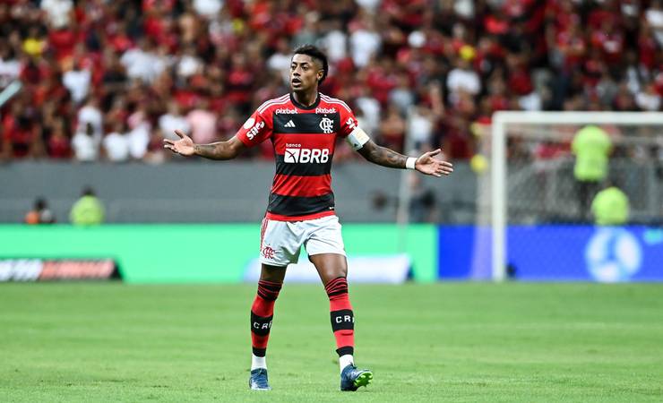 Bastidores: Flamengo se arma para defesa de Bruno Henrique, mas admite situação delicada