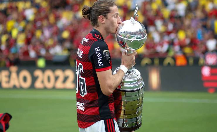 Filipe Luís a um passo de fazer história: final da Libertadores em Lima