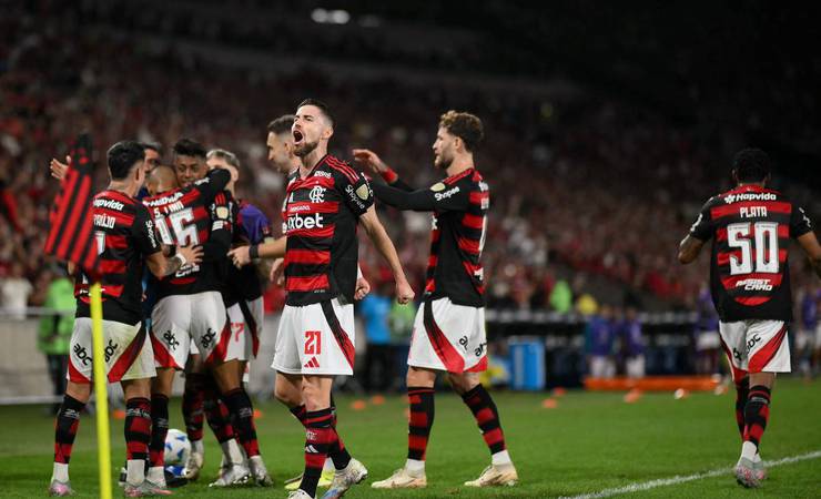 Flamengo fecha patrocínio recorde de R$ 250 milhões e supera 14 clubes da Premier League