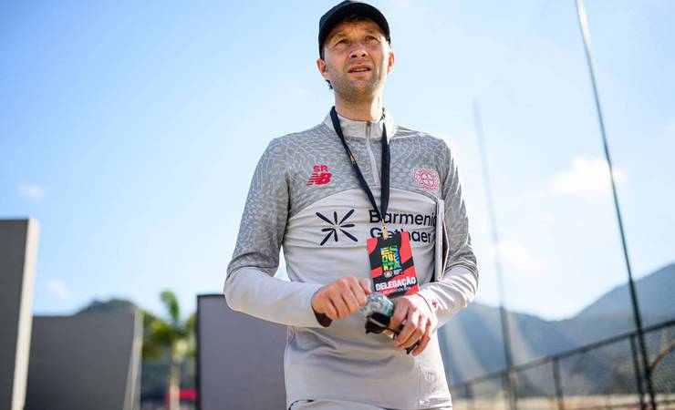 Diretor do Leverkusen crê em sucesso de Filipe Luís na Europa e não descarta investida: 'Não sei o que o futuro reserva'