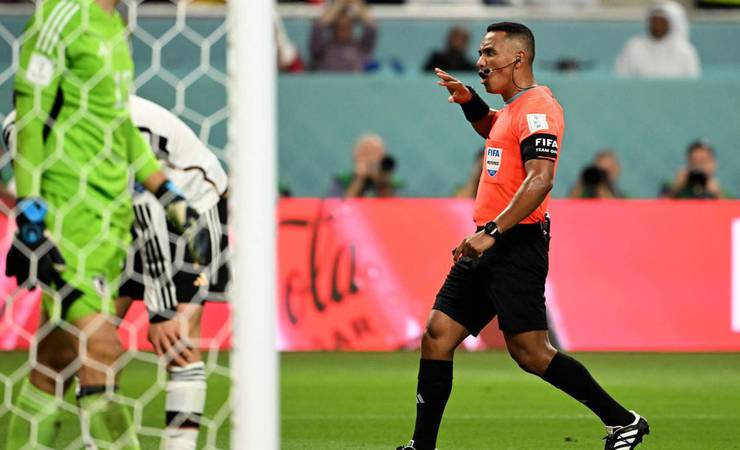 Árbitro de Flamengo x Chelsea no Mundial tem formação em química e apitou jogo do Brasil na Copa do Mundo