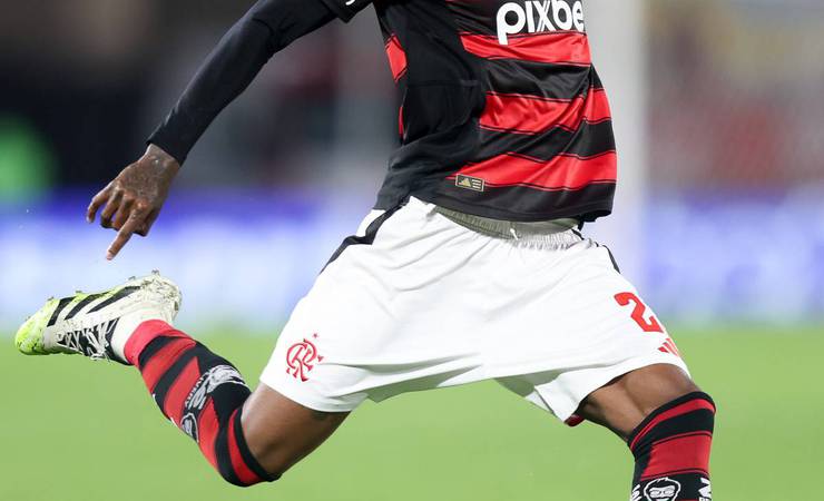 Emerson Royal se machuca em estreia pelo Flamengo e fala sobre cobrança da torcida