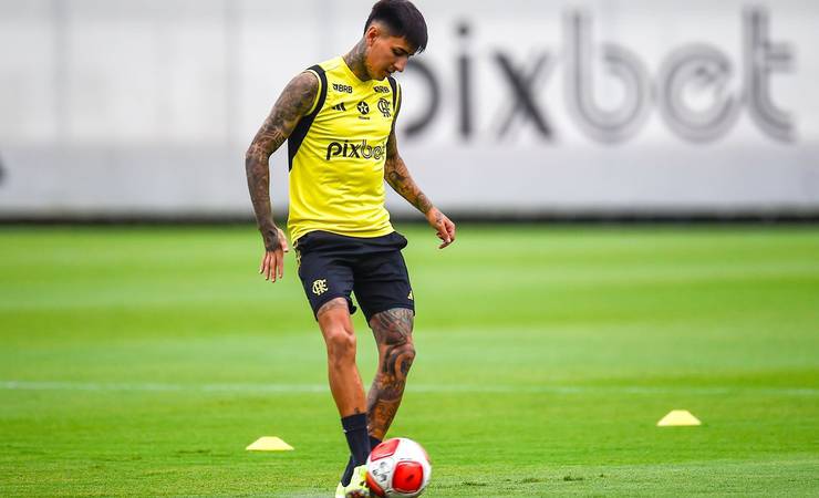 Nova direção do Flamengo apresenta primeira proposta para Pulgar renovar