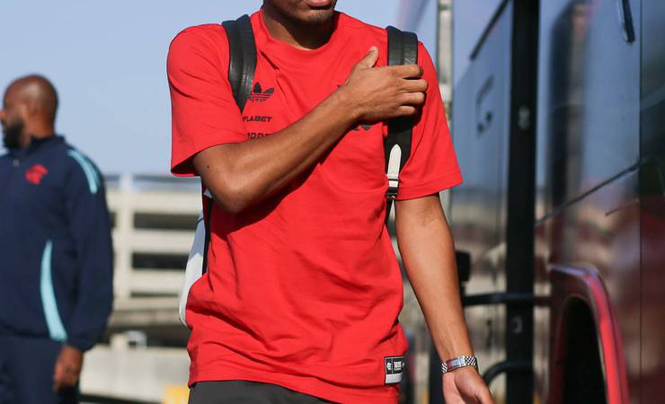 De la Cruz é liberado pelo Flamengo para ir ao Uruguai após polêmica com médico