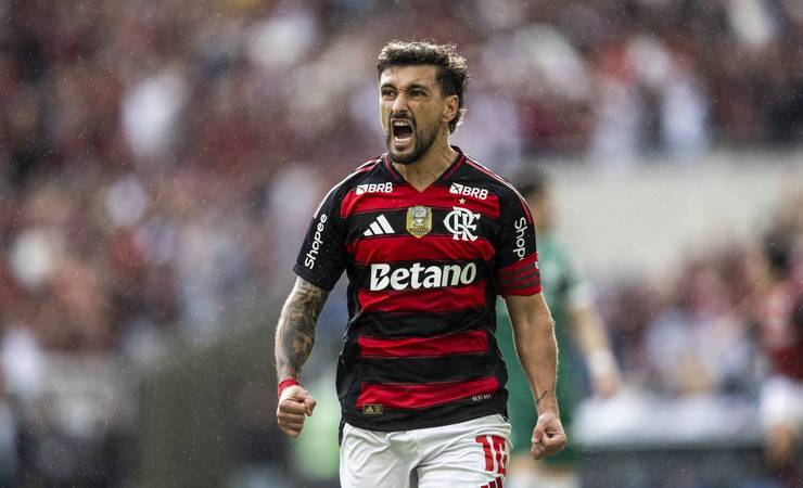 Flamengo recebe Bragantino com reforços e foca na liderança do Brasileirão
