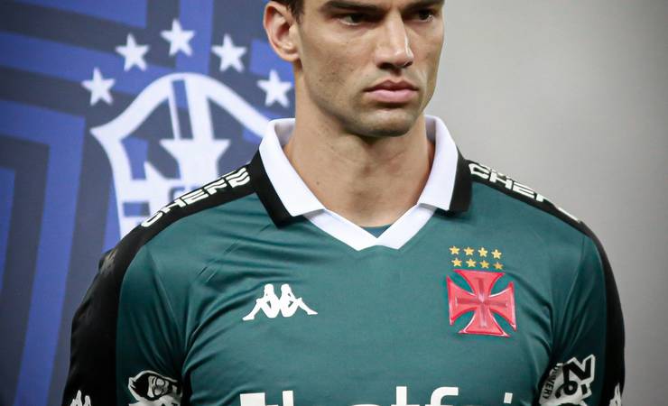 Vasco x Flamengo: atuação irretocável de Léo Jardim premia solidez defensiva e freia adversário superior; leia análise