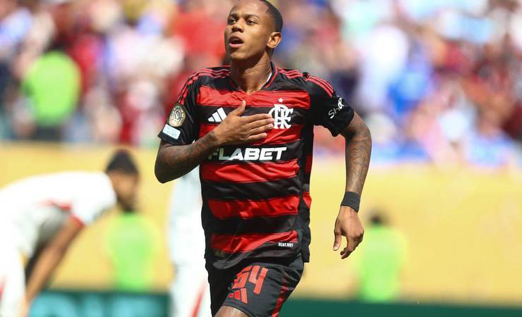 Autor de gol em vitória do Flamengo sobre o Chelsea, Wallace Yan revela mudança de time do pai: 'Era vascaíno'