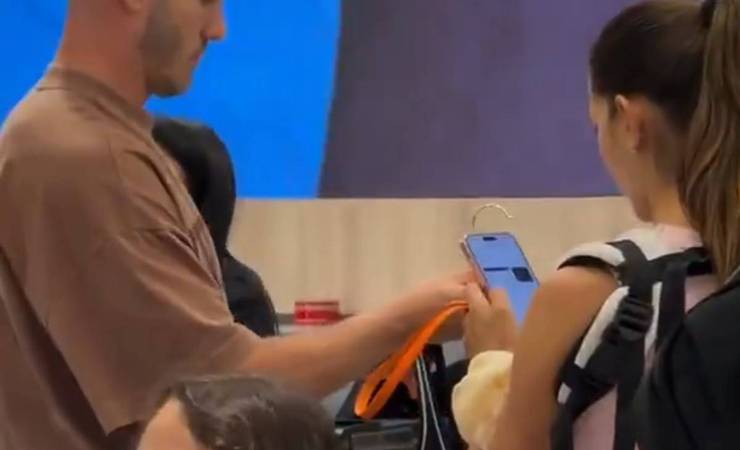 Saúl interage com torcedores em shopping e foca no duelo contra o São Paulo