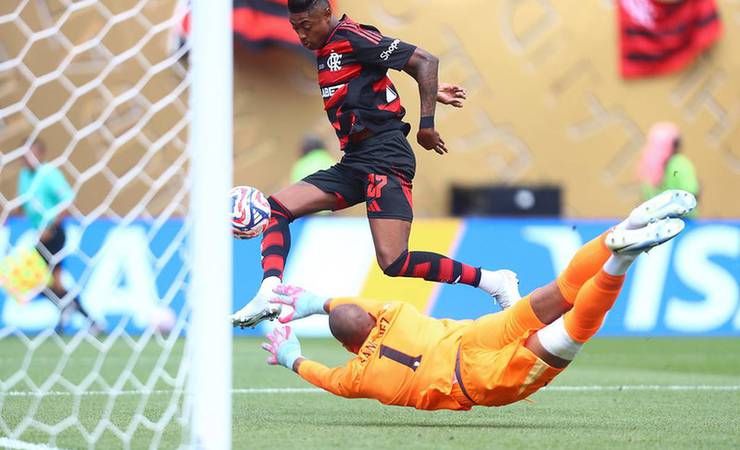 Olé! Flamengo vira sobre o Chelsea, impõe estilo e mostra que brasileiro pode dominar europeus