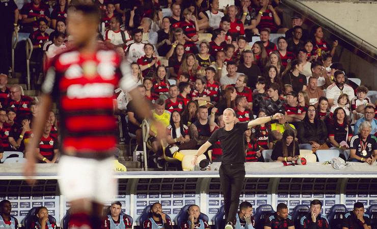 Com viagens e calendário apertado, Filipe Luís prepara rodagem de elenco do Flamengo em agosto