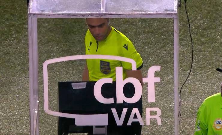 Áudio do VAR revela polêmica em Fluminense 2 x 1 Flamengo na 34ª rodada