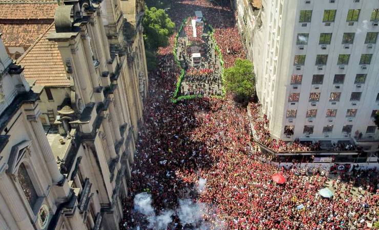 Confusão marca comemoração do tetracampeonato do Flamengo no Rio de Janeiro