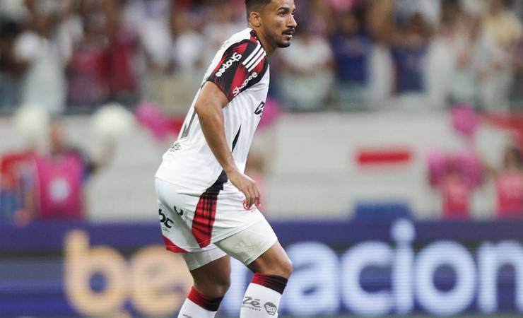 Flamengo amarga derrota para o Bahia e perde liderança após expulsão de Danilo