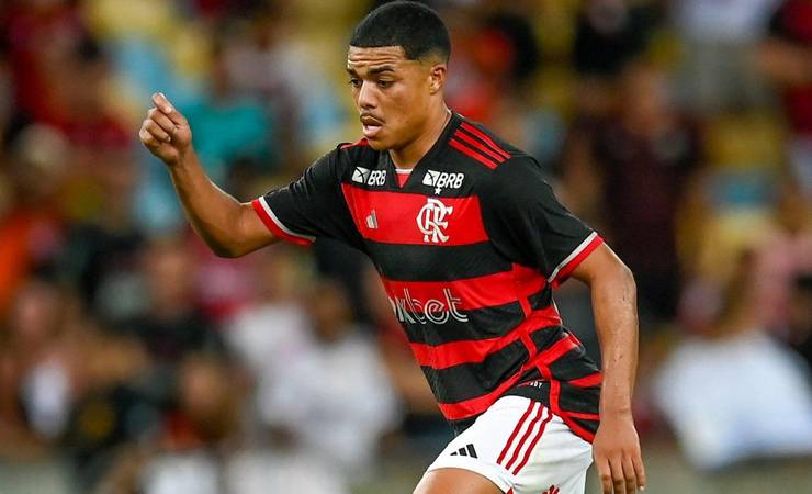 Flamengo renova contratos dos crias Igor Jesus e Werton