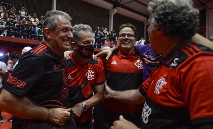 Quase três candidatos confirmados e sem oposição: como está a corrida presidencial do Flamengo