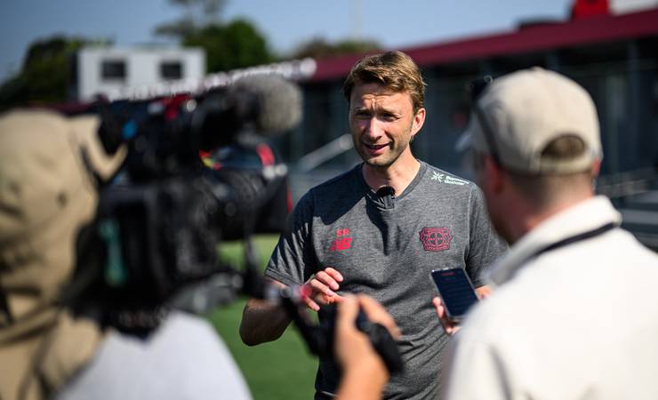 Diretor do Bayer Leverkusen faz balanço de pré-temporada no Brasil: 'Experiência muito boa'