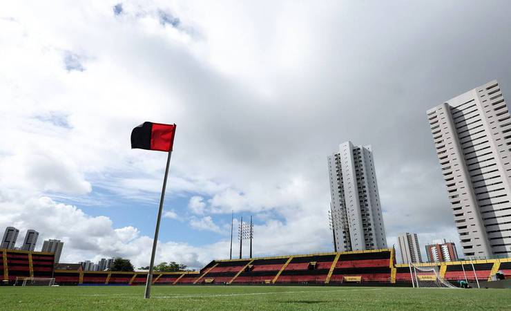 Flamengo se prepara para desafio decisivo: jogo atrasado contra o Sport agendado para 13 de novembro