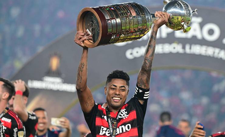 Bruno Henrique celebra tetracampeonato da Libertadores e destaca amor da Nação