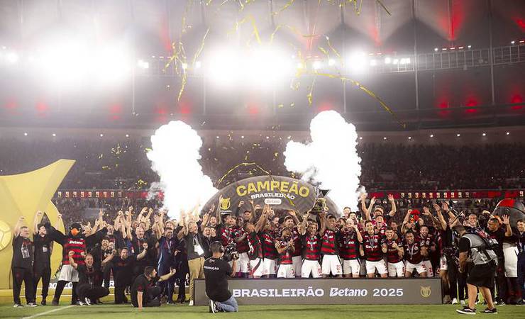 Flamengo inicia planejamento para 2026 com foco em reforços e disciplina no elenco