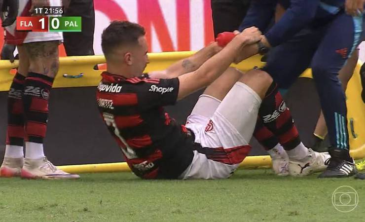 Flamengo informa sobre lesão de Léo Ortiz após colisão com Vitor Roque