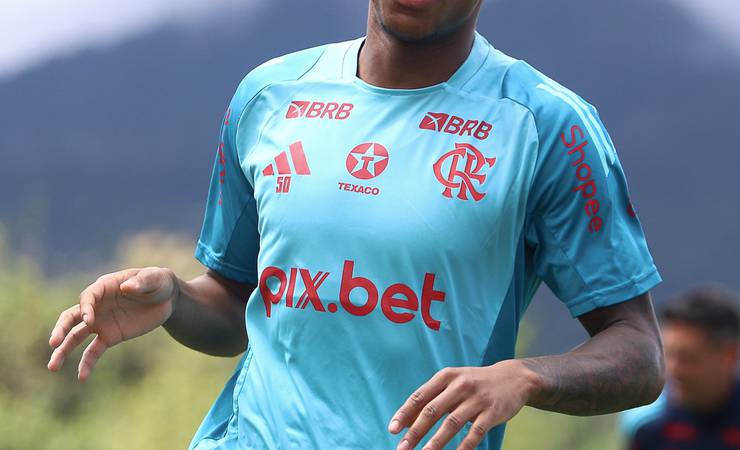 Flamengo: exames feitos em Plata indicam leve edema no joelho, mas atacante não tem prazo de retorno