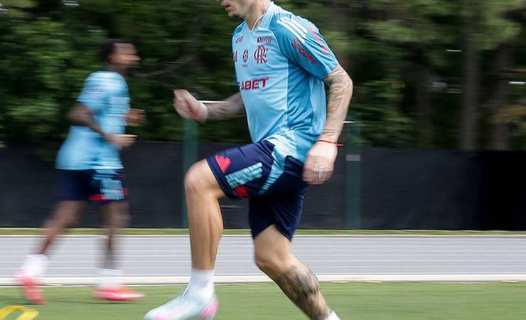 Flamengo se reunirá com agente de Varela nos Estados Unidos para selar renovação
