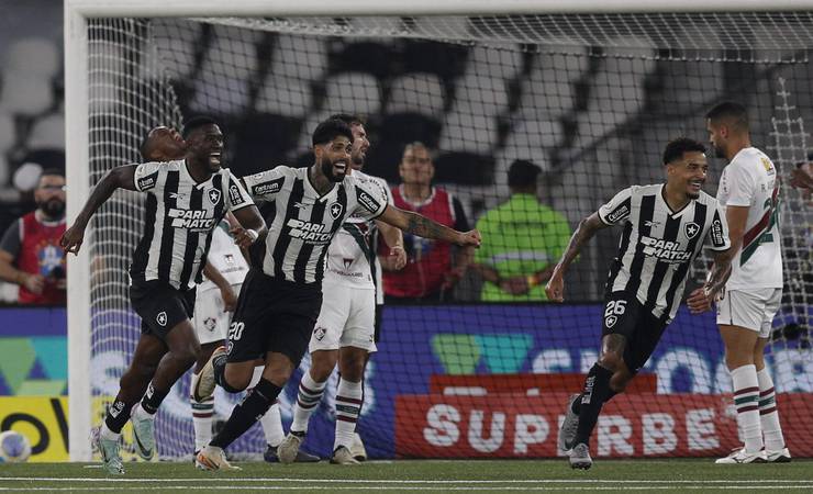 Botafogo tem 7 vitórias seguidas sobre o Fluminense; veja jejuns em vigor nos principais clássicos do Brasil