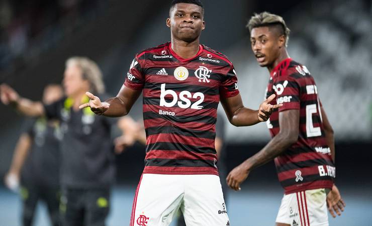 Após trabalho extra para voltar, Lincoln ressurge no Flamengo depois de três meses e vira opção