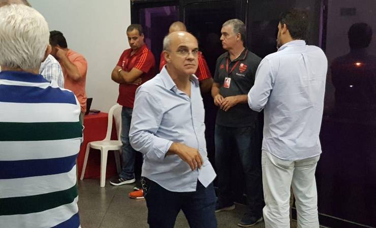 Conselho do Flamengo absolve ex-presidente Eduardo Bandeira de Mello