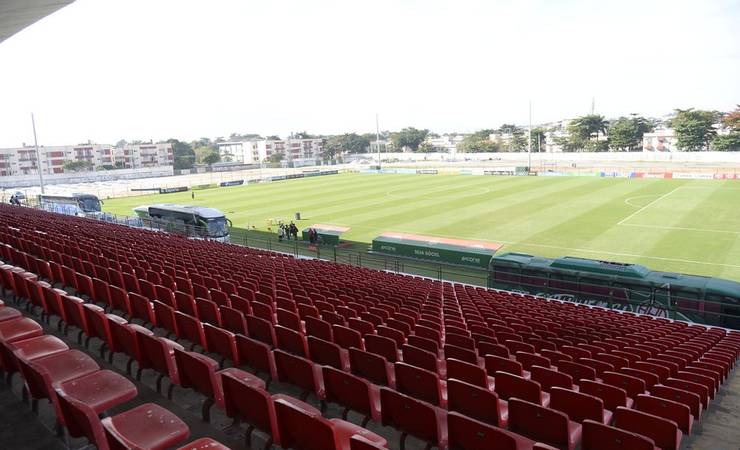 Flamengo realiza melhorias no estádio da Portuguesa, onde mandará seus jogos no Carioca