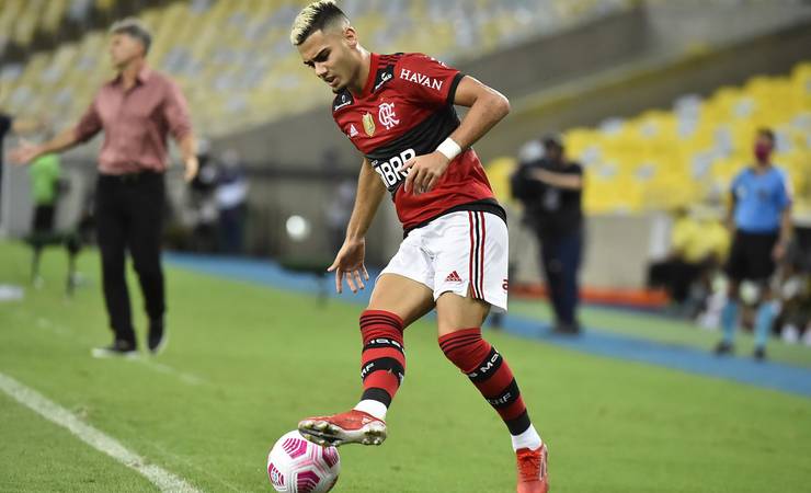 Com calculadora nas mãos, Flamengo barganha para pagar R$ 55 mi por Andreas; United pede R$ 64 mi