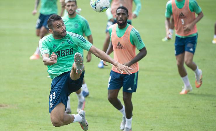 Thiago Maia tem lesão grave, e Flamengo e staff avaliam próximos passos do tratamento