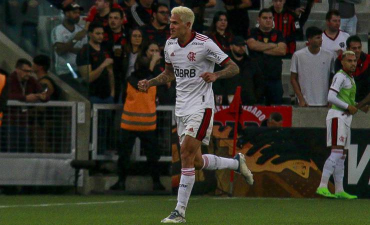 Tite destaca Pedro em retomada do Flamengo e trata chance na Seleção como "bastante provável"