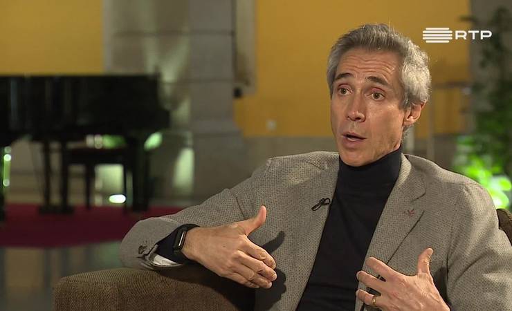Paulo Sousa trata Flamengo como "maior do mundo", prevê ida ao mercado e mais espaço para Pedro