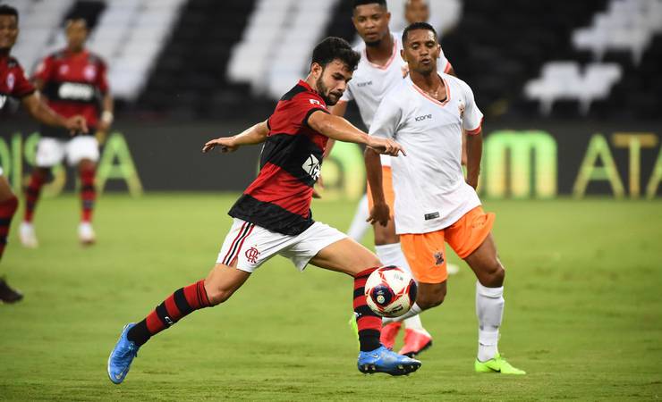 Jogadores do sub-20 do Flamengo são convocados para completar treinos da seleção brasileira