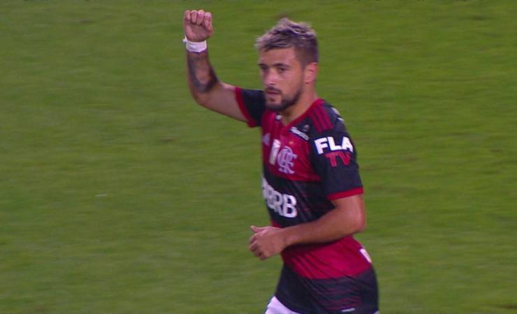 Atuações: Arrascaeta faz a diferença, João Lucas dá conta do recado e Gabigol segue em jejum no Flamengo