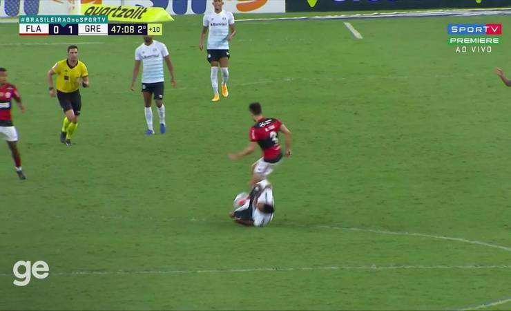 Rodrigo Caio leva o terceiro cartão amarelo e vai desfalcar o Flamengo contra o América-MG