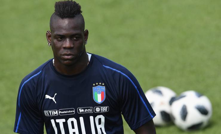 Achou o centroavante? Flamengo abre negociações com Balotelli para reforçar setor de ataque