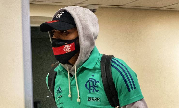 Gabigol tem lesão na coxa e desfalca o Flamengo contra o Barcelona na próxima terça