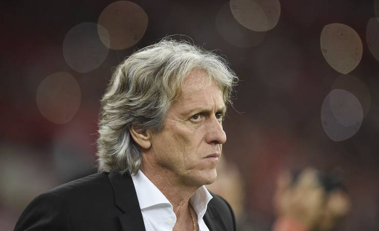 Jorge Jesus é advertido em julgamento no STJD e não desfalca o Flamengo no Brasileirão